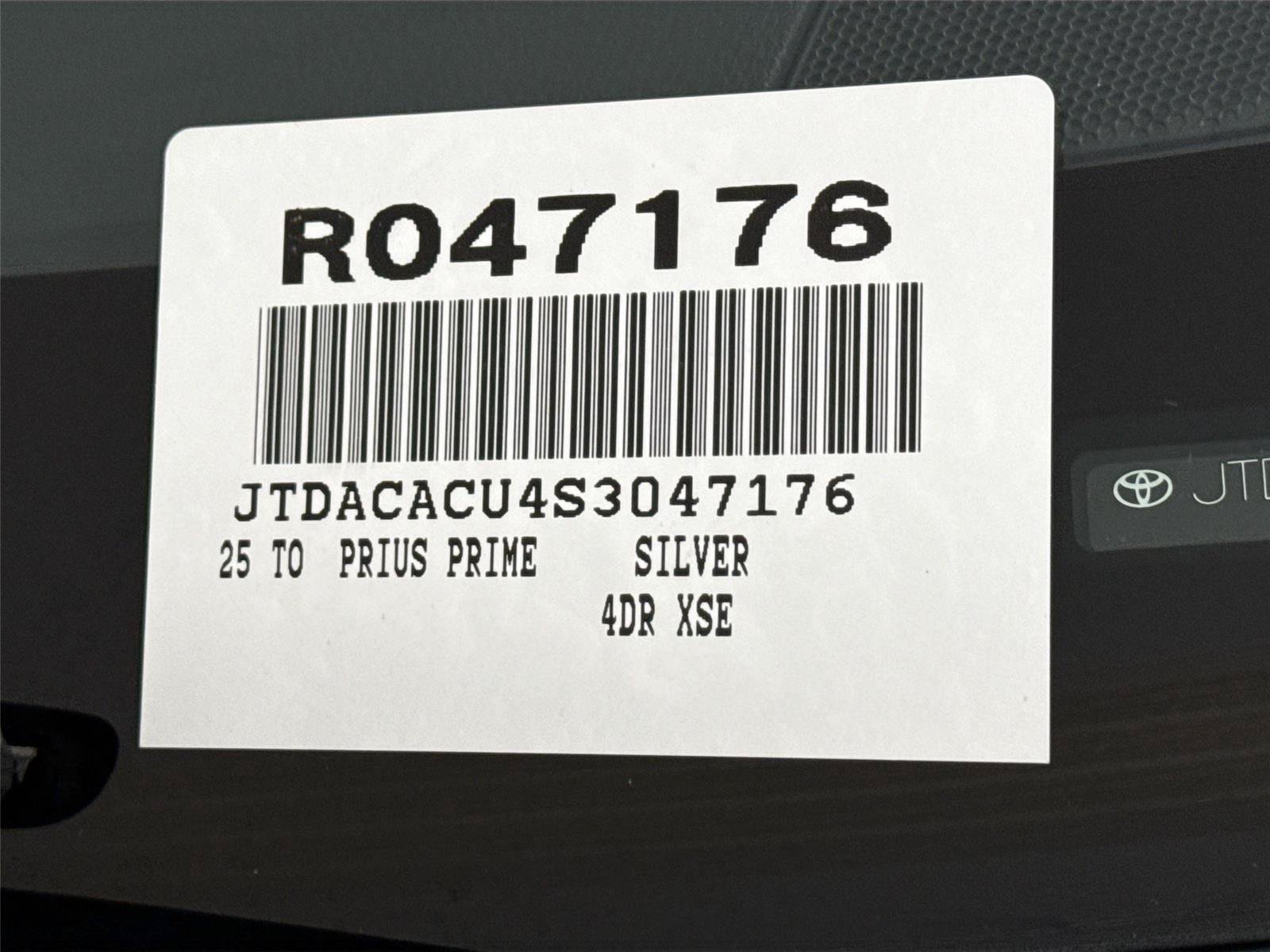 Certified 2025 Toyota Prius Plug-In Hybrid FWD image 44
