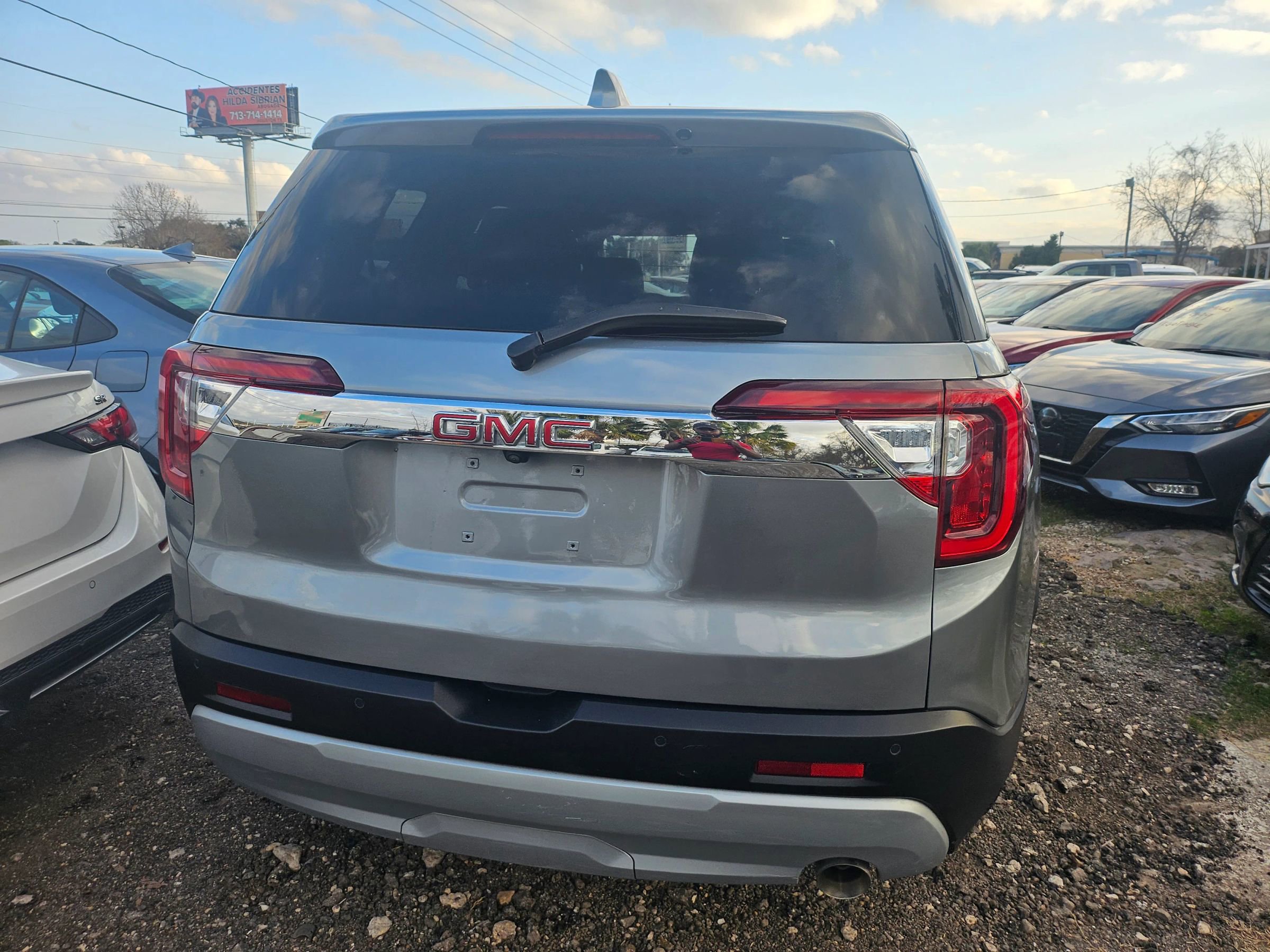 Used 2021 GMC Acadia SLE image 5