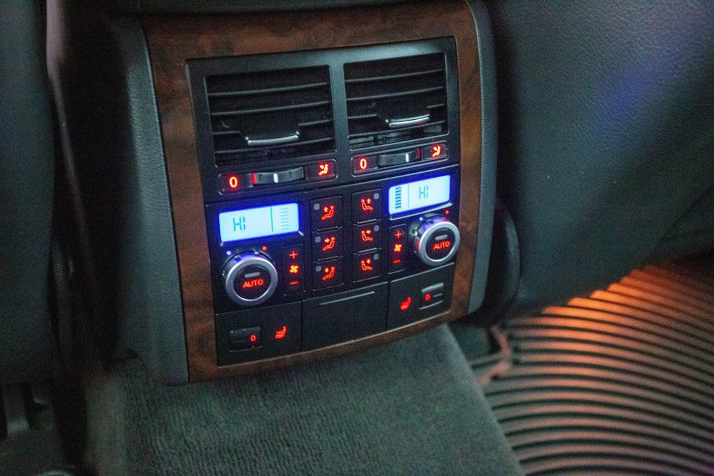 Used 2008 Volkswagen Touareg V10 TDI image 57