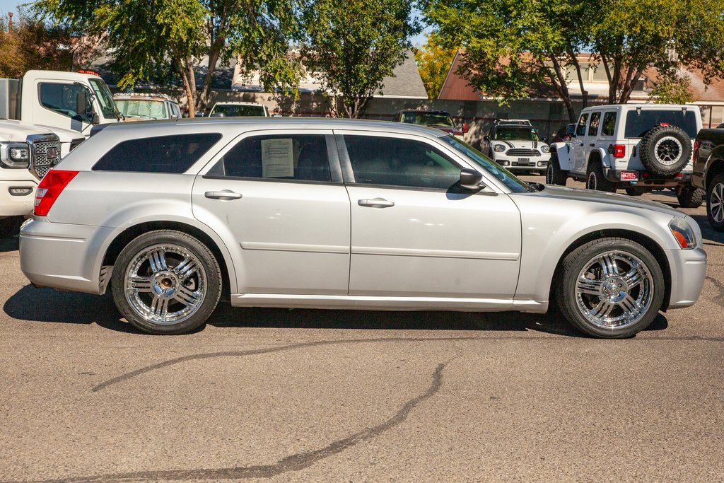 Used 2005 Dodge Magnum SE image 4