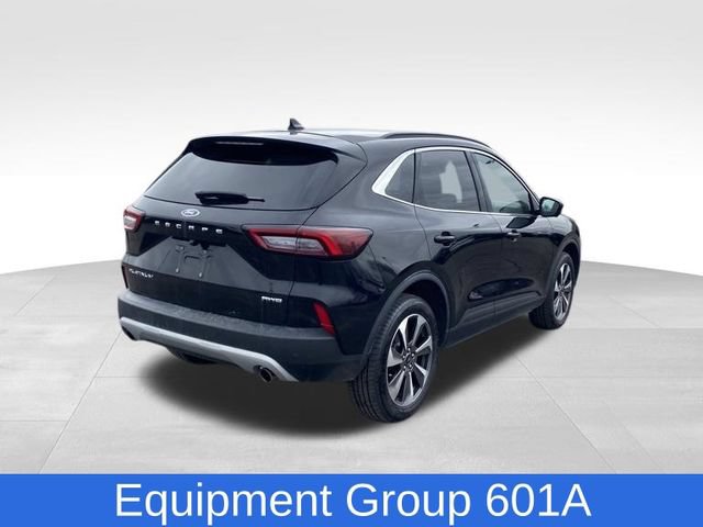 Used 2023 Ford Escape Platinum AWD/4WD image 3