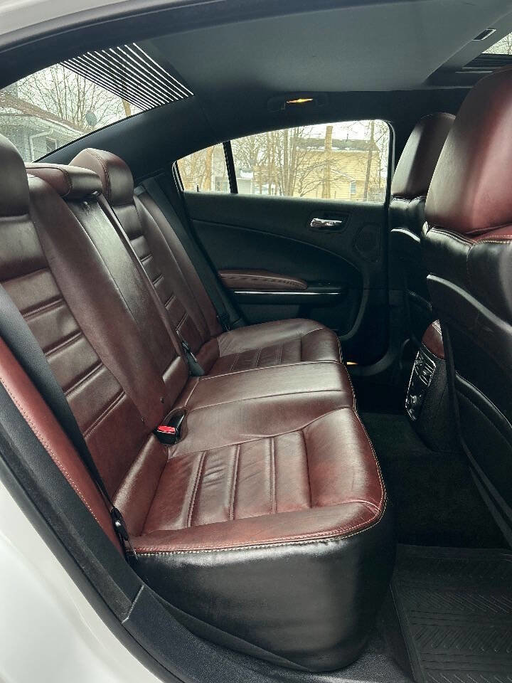 Used 2014 Dodge Charger SXT RWD image 15