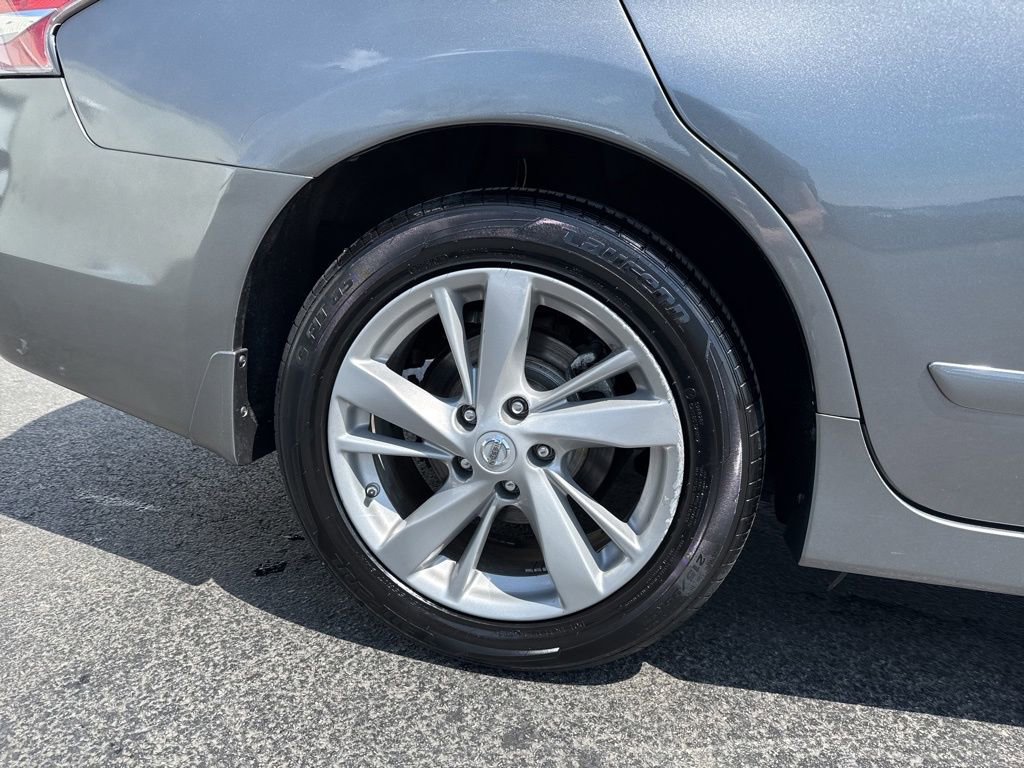 Used 2015 Nissan Altima 2.5 SV w/ Convenience Package FWD image 8