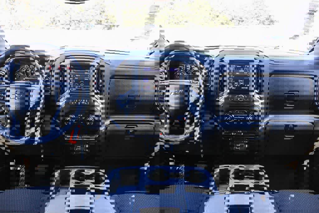 Used 2021 Chevrolet Silverado 1500 Custom Trail Boss AWD/4WD image 10