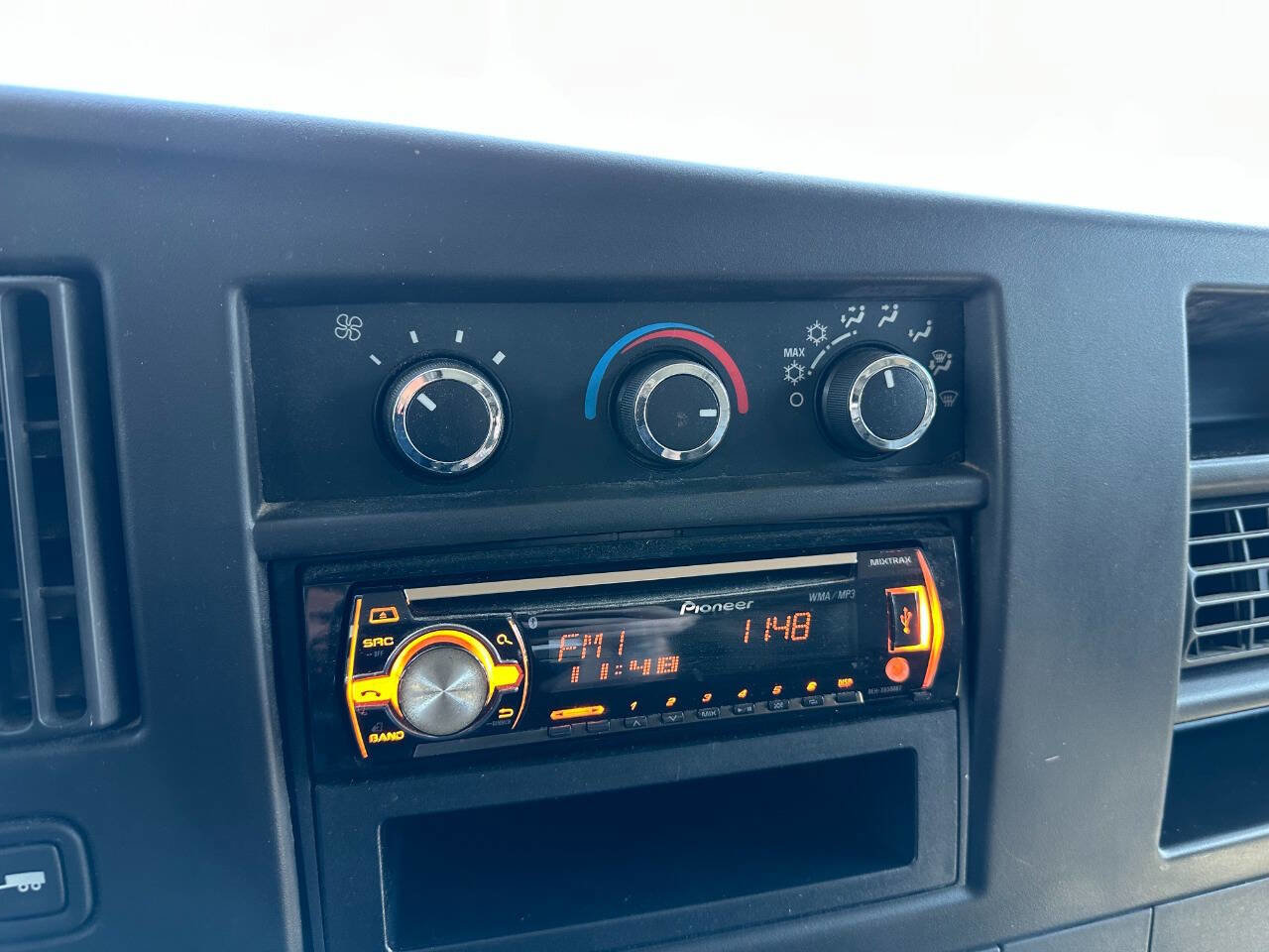 Used 2012 Chevrolet Express 1500 image 17