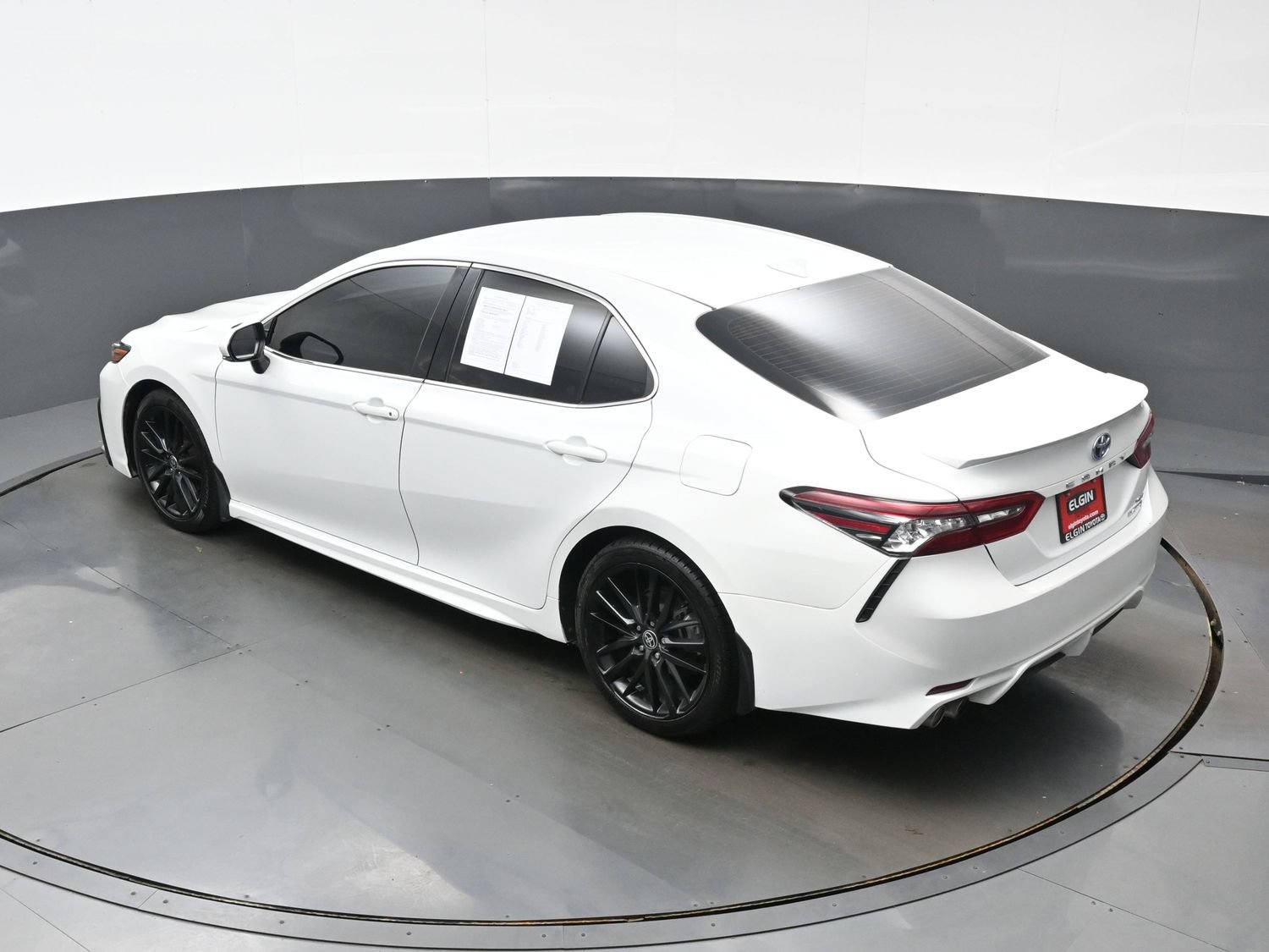 Used 2022 Toyota Camry XSE w/ Cold Weather Package FWD image 40