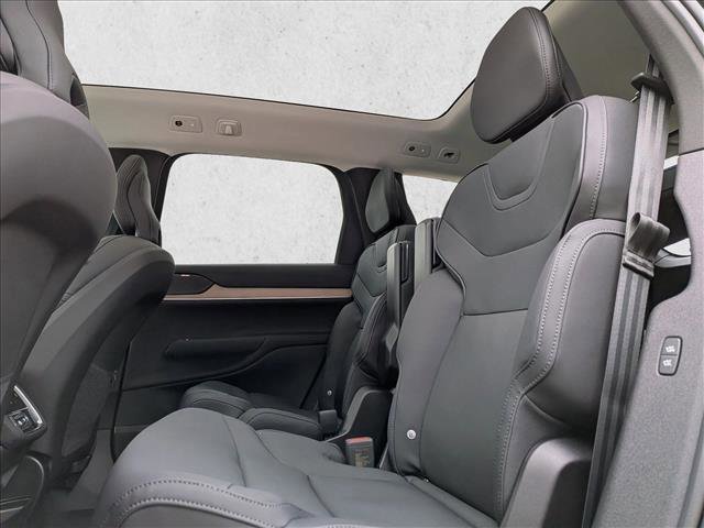 New 2025 Volvo EX90 Plus w/ Protection Package Premier image 17
