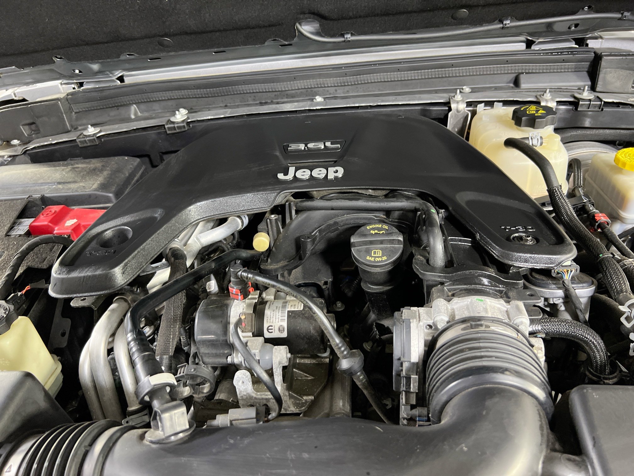 Used 2020 Jeep Wrangler Unlimited Sahara AWD/4WD image 29