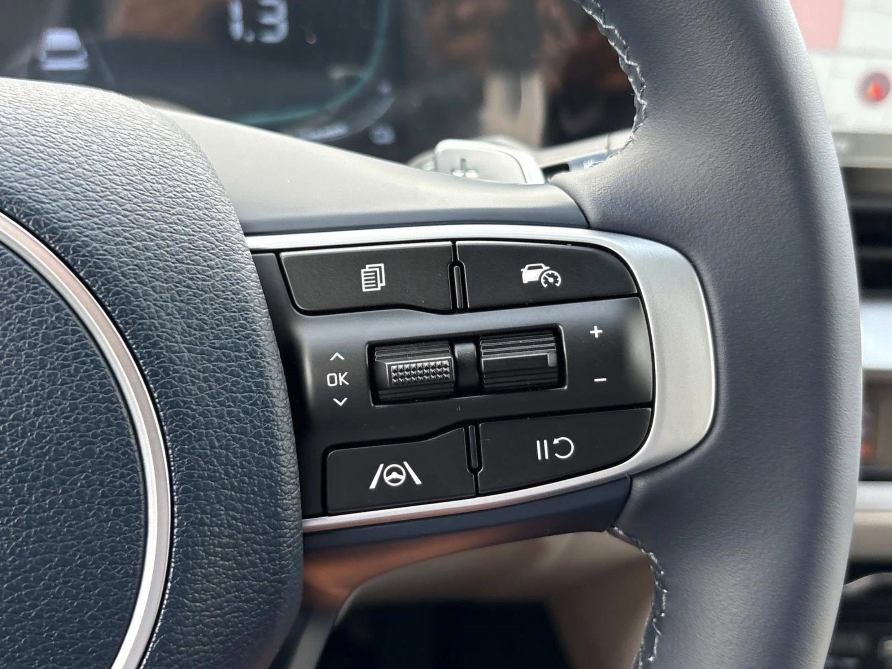 New 2025 Kia Sportage EX image 24