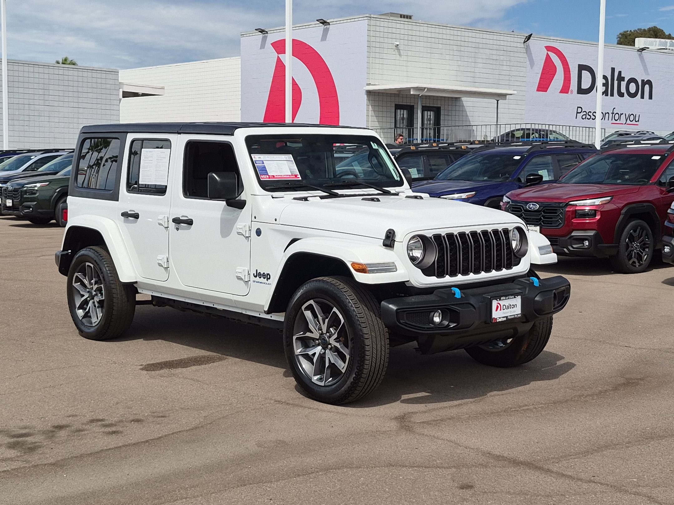 Used 2024 Jeep Wrangler Unlimited AWD/4WD image 2