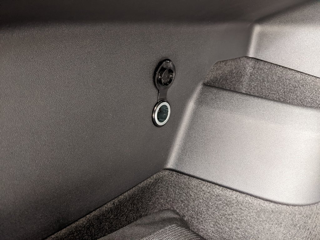 New 2025 Volkswagen Tiguan SE image 28