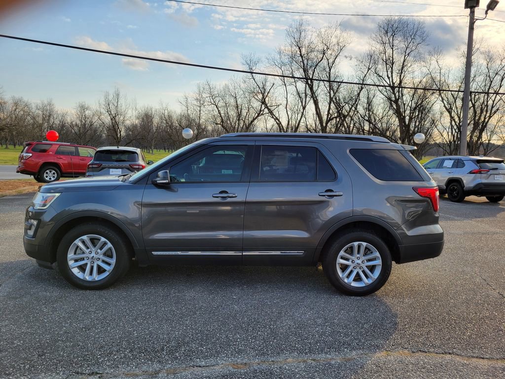 Certified 2017 Ford Explorer XLT w/ Equipment Group 202A image 2
