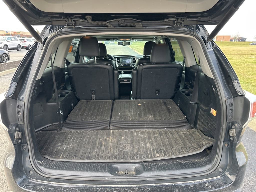 Used 2015 Toyota Highlander Limited image 10