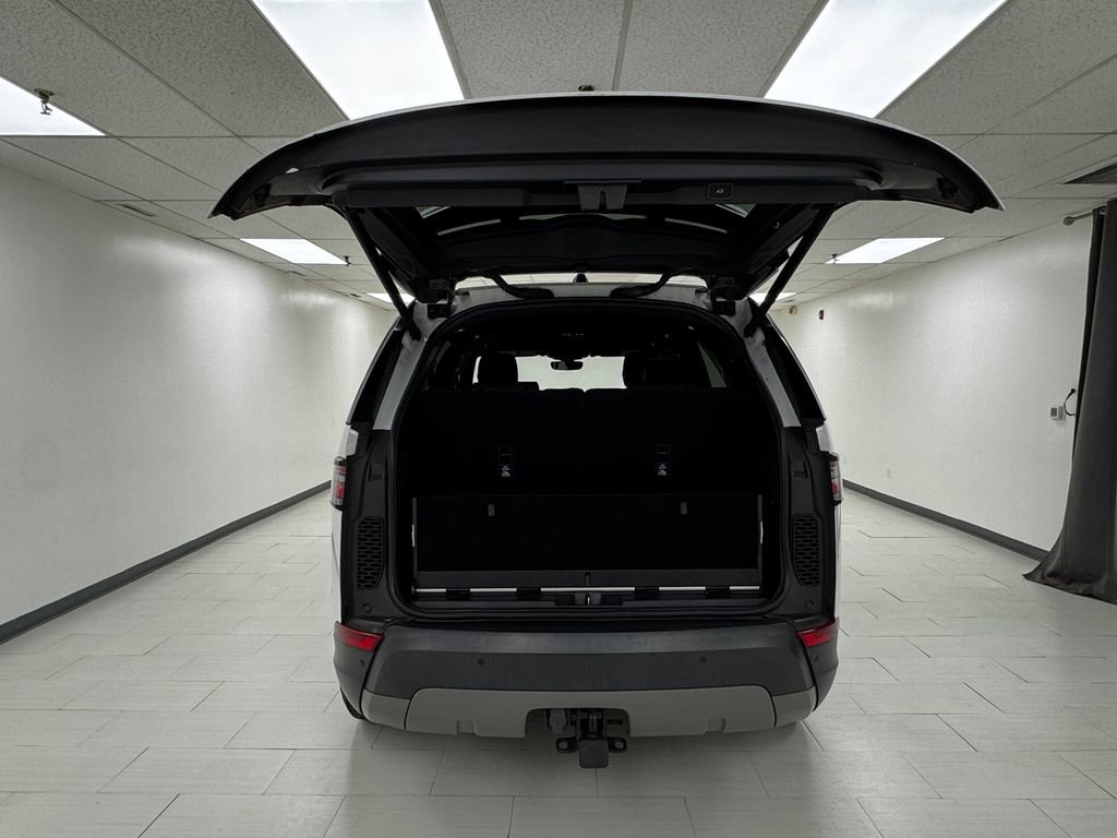 Used 2017 Land Rover Discovery HSE image 39