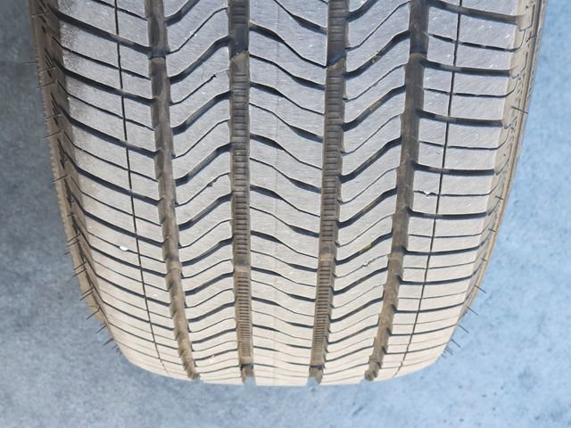 Used 2025 Chevrolet Traverse LT image 11