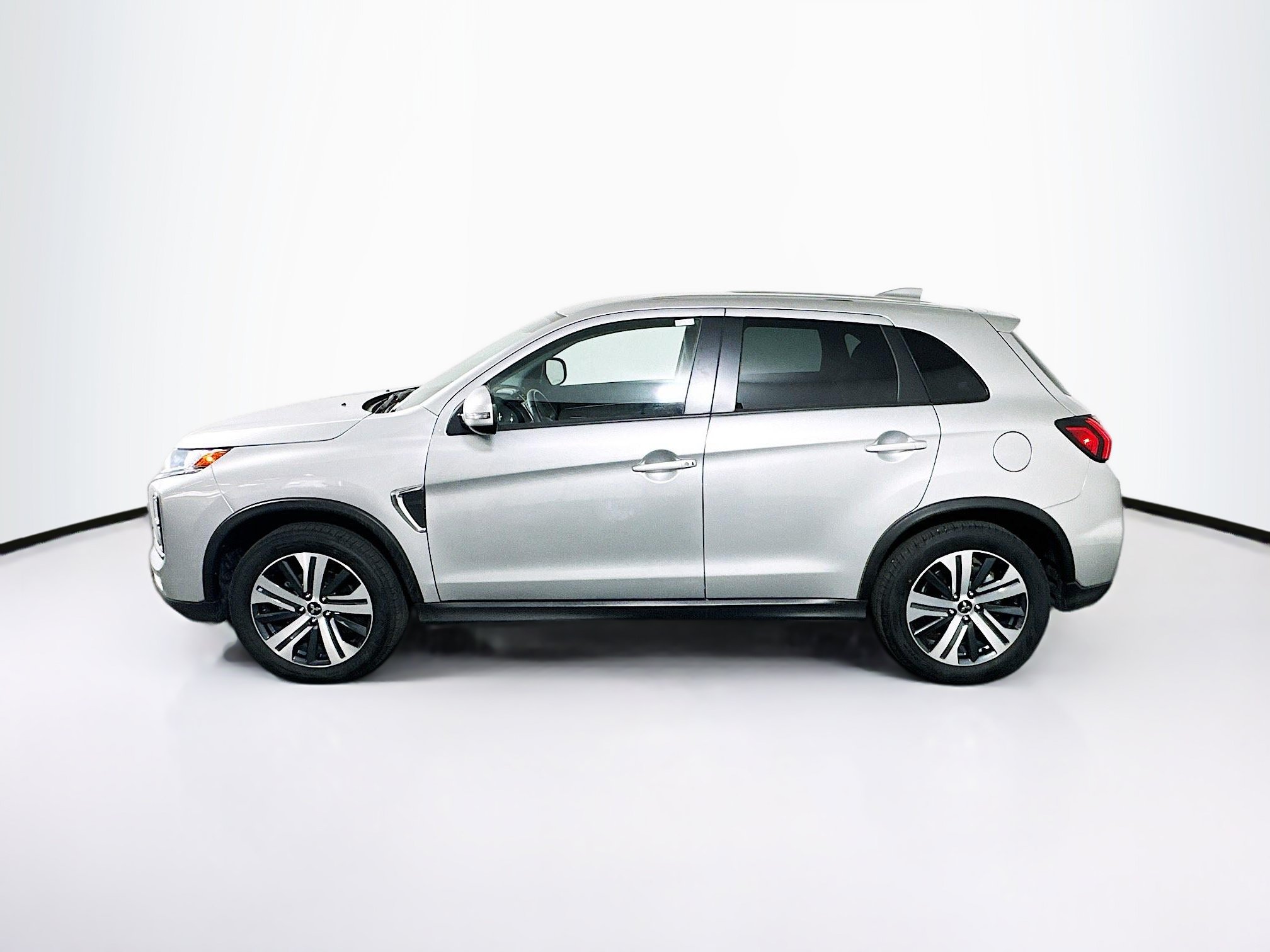 Used 2025 Mitsubishi Outlander Sport AWD image 4