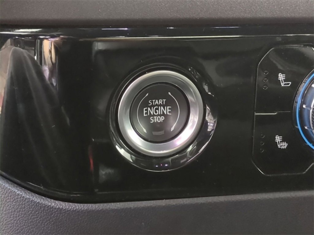 Certified 2024 GMC Sierra 1500 SLT image 17