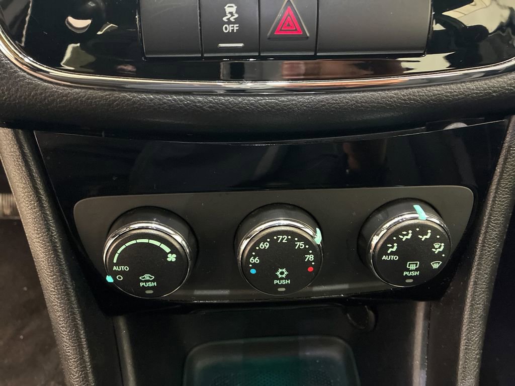 Used 2012 Chrysler 200 Touring image 15