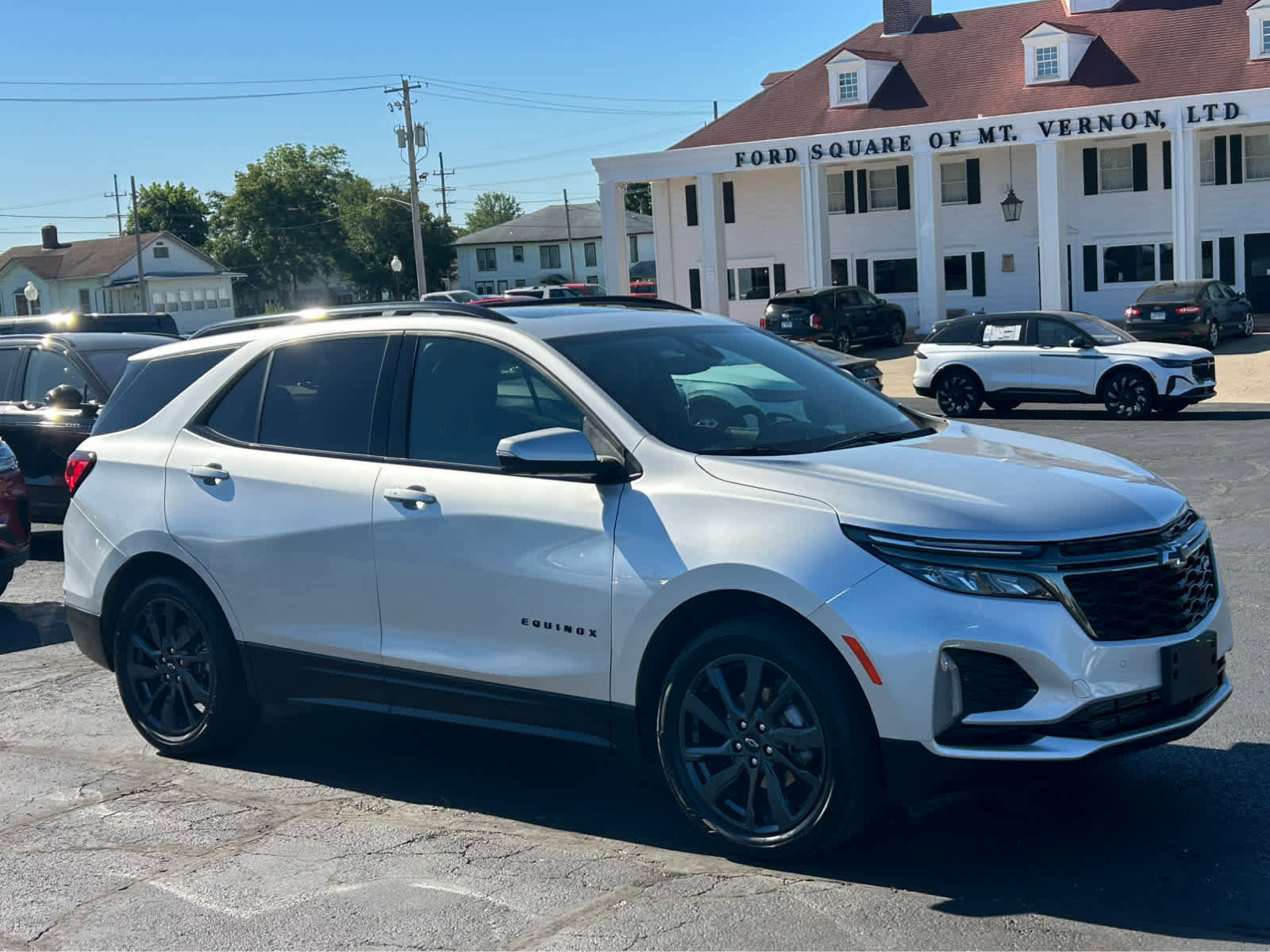 Used 2022 Chevrolet Equinox RS w/ RS Leather Package FWD image 4
