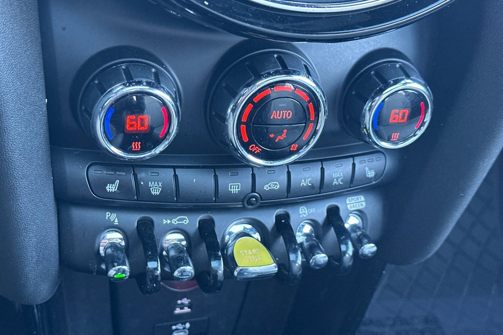 Used 2021 MINI Cooper SE w/ 8.8" Touchscreen Nav Package image 26