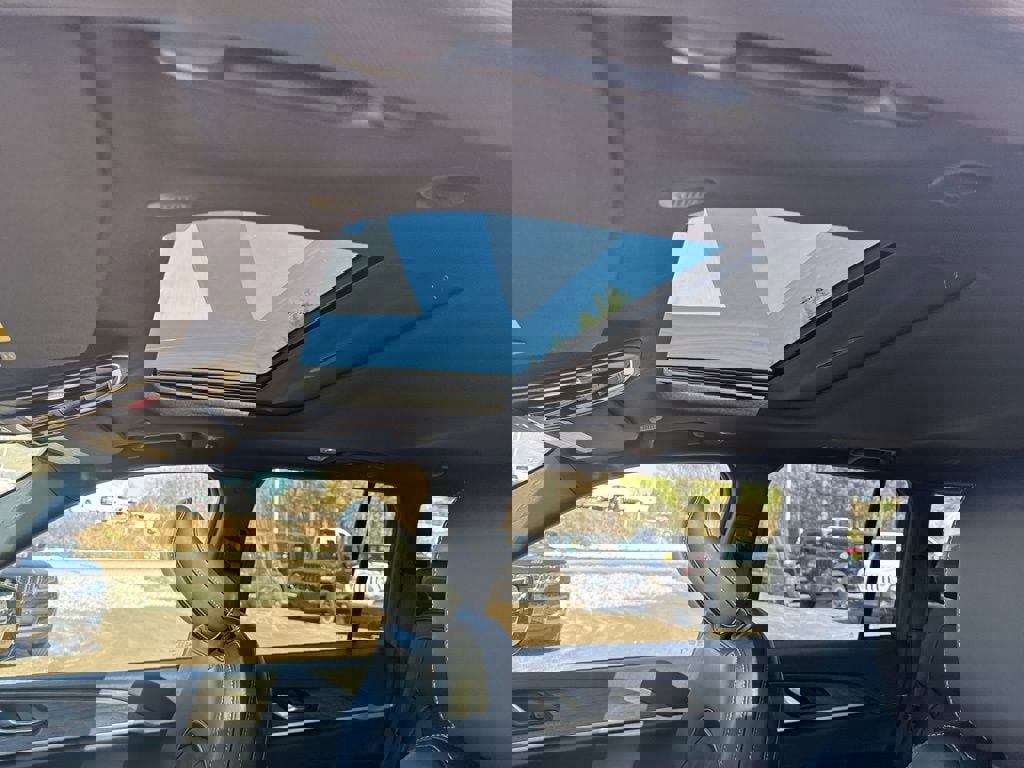 New 2026 Jeep Grand Cherokee Altitude image 18