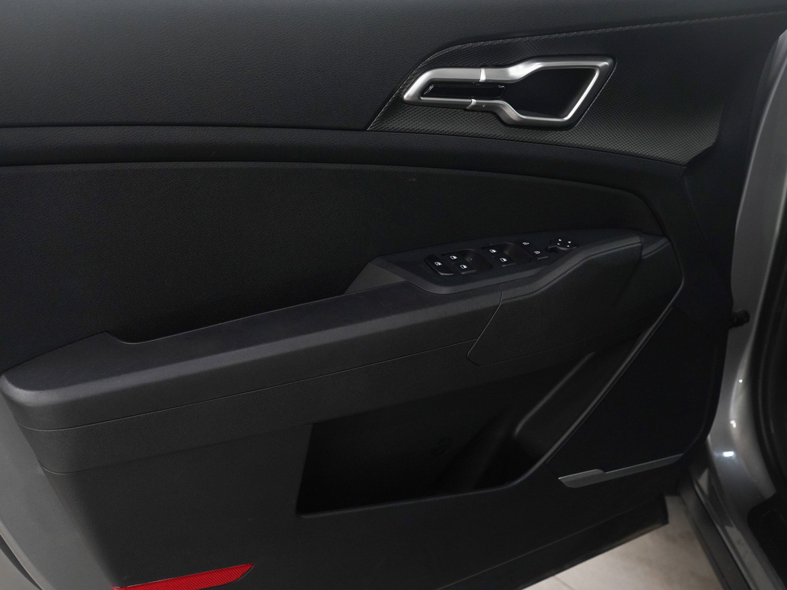 Used 2024 Kia Sportage LX image 18