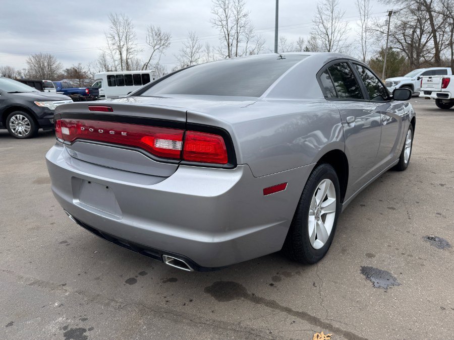 Used 2014 Dodge Charger SE RWD image 5