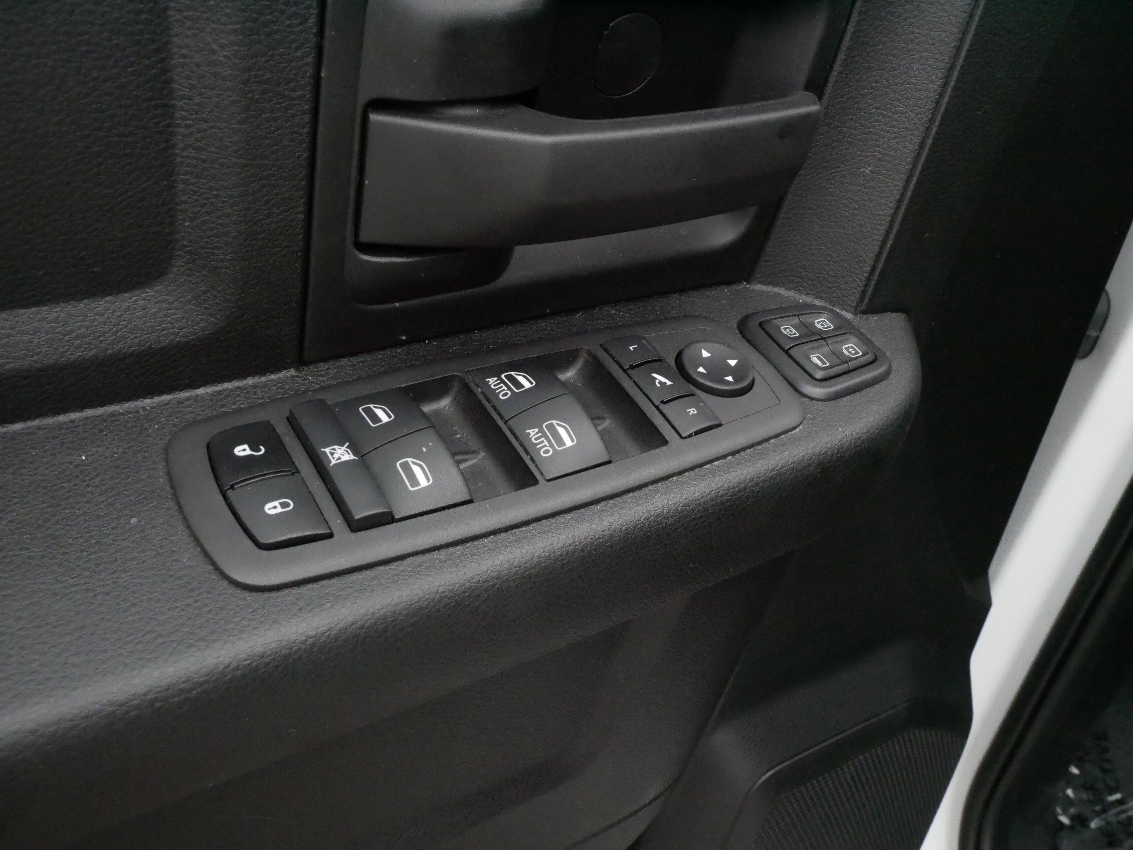 Used 2024 RAM 2500 Tradesman w/ Safety Group image 19