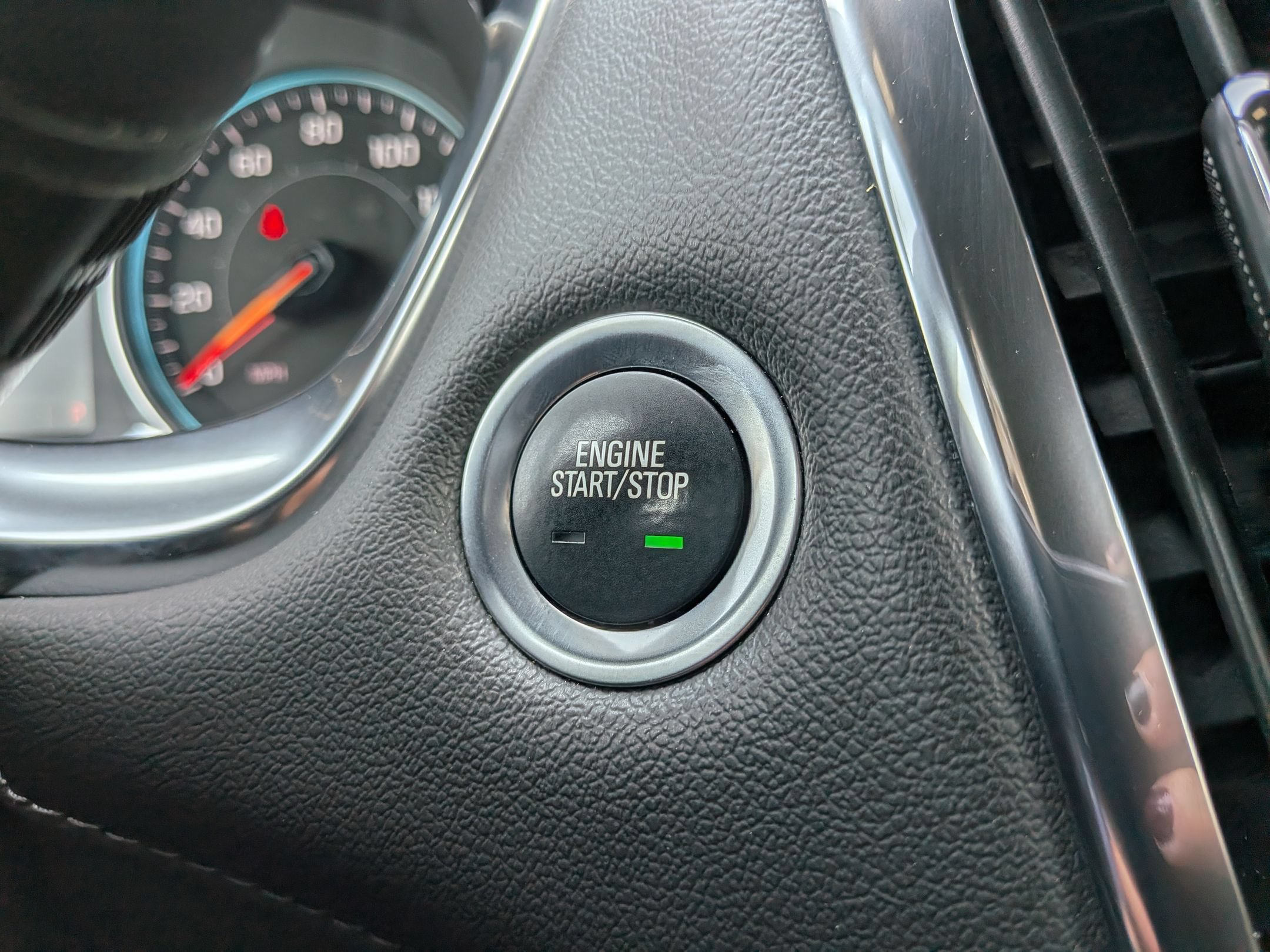 Certified 2023 Chevrolet Traverse LT FWD image 16