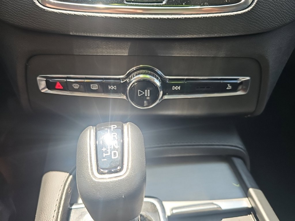 Used 2022 Volvo XC90 T5 Momentum AWD/4WD image 20