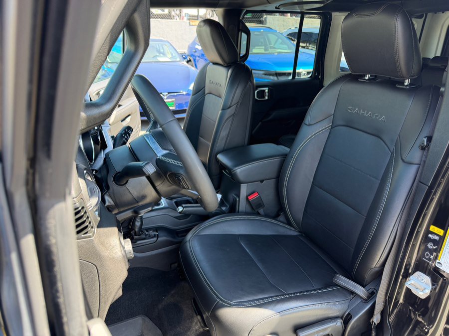 Used 2023 Jeep Wrangler Unlimited Sahara AWD/4WD image 18