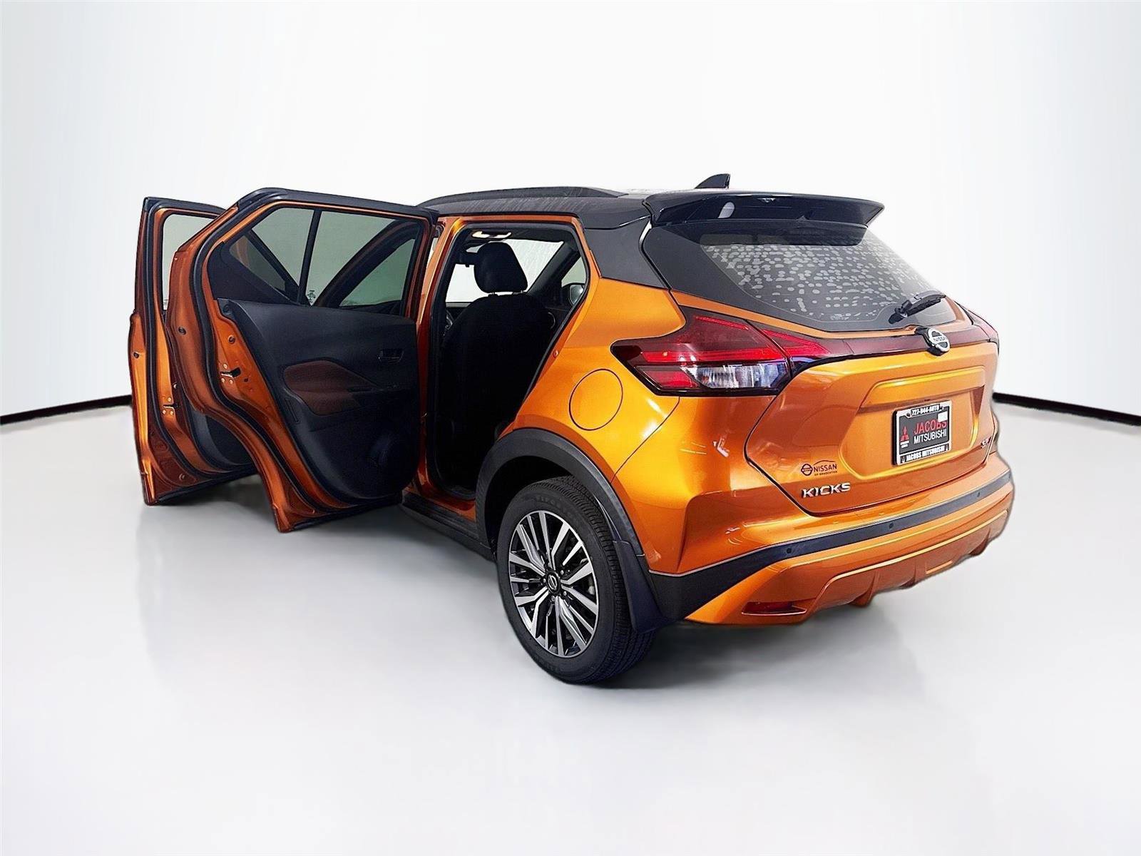 Used 2021 Nissan Kicks SR image 14