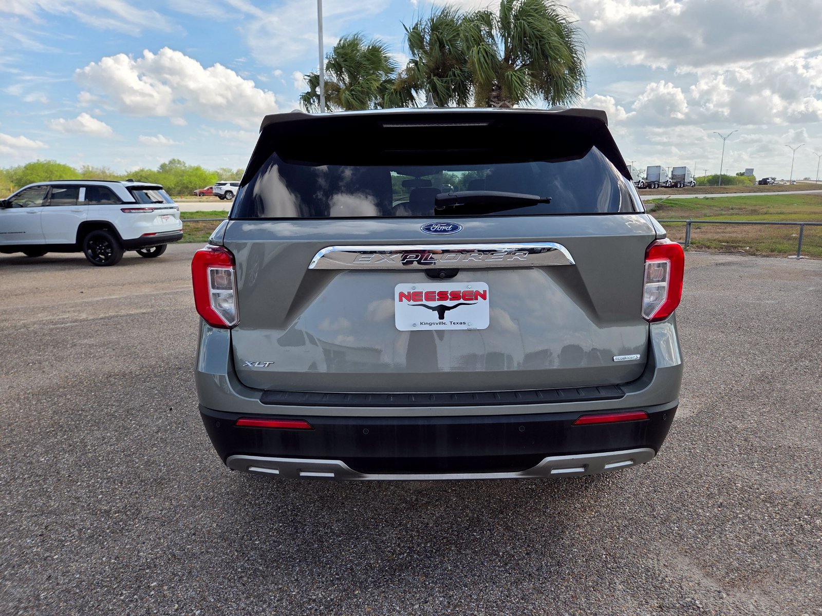 Used 2020 Ford Explorer XLT w/ Equipment Group 202A RWD image 6