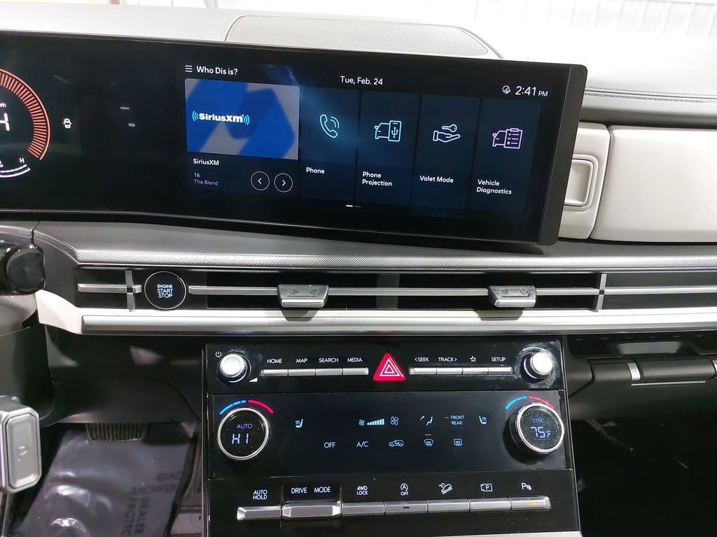 Certified 2025 Hyundai Santa Fe SEL image 21