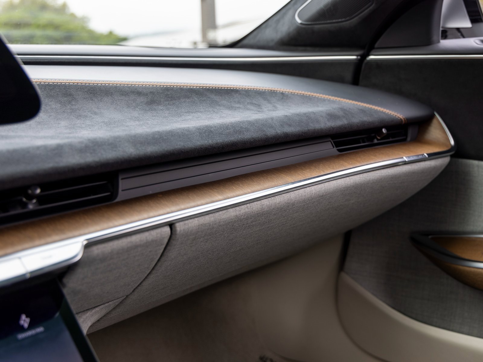 Used 2022 Lucid Air Grand Touring image 36