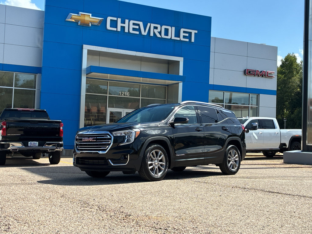 Used 2024 GMC Terrain SLT AWD/4WD image 13