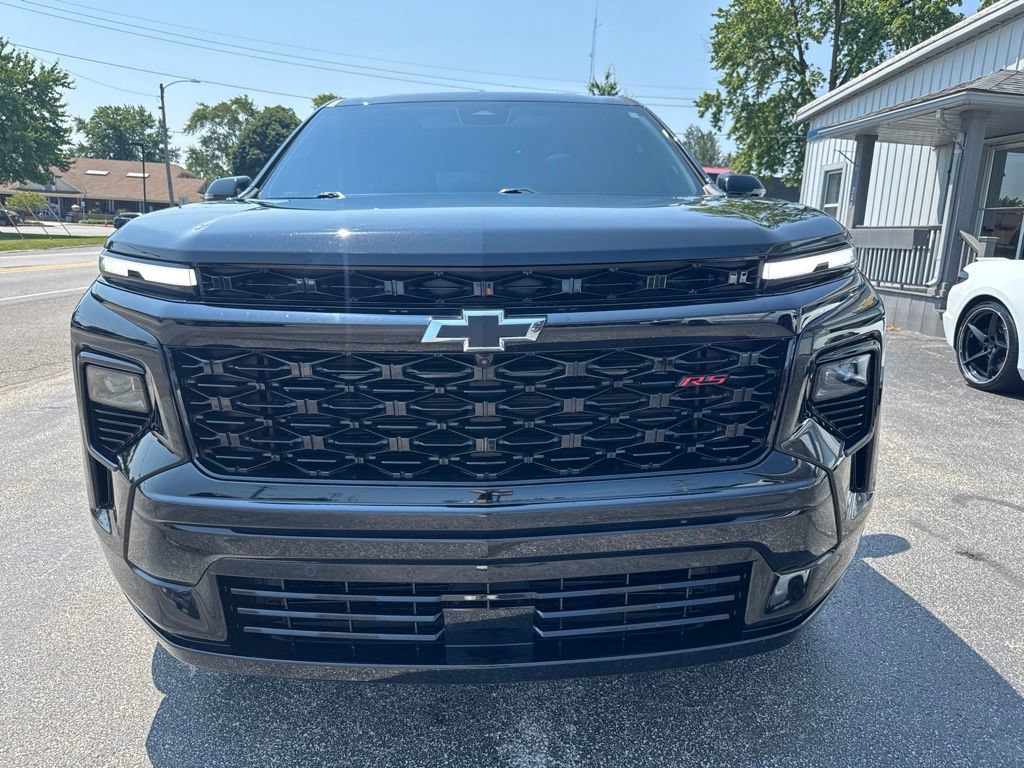 Used 2024 Chevrolet Traverse RS w/ LPO, Floor Liner Package AWD/4WD image 2