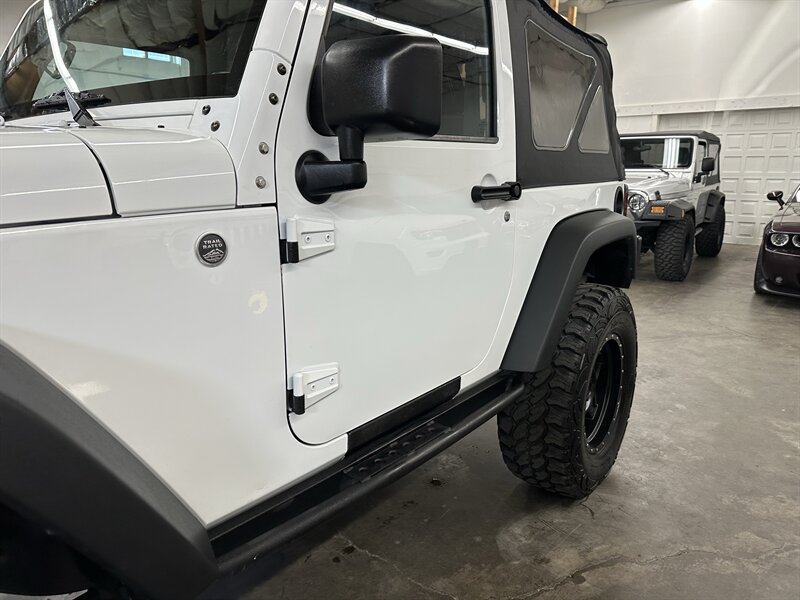 Used 2015 Jeep Wrangler Rubicon w/ Power Convenience Group AWD/4WD image 35