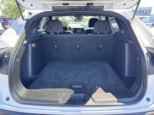 Used 2024 Chevrolet Trax RS w/ Sunroof Package FWD image 23