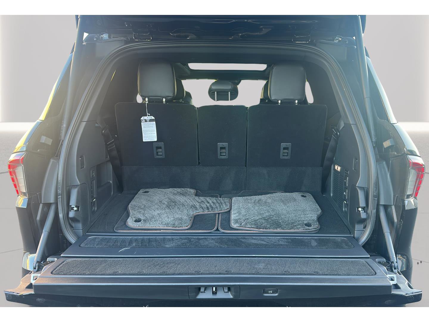 Used 2025 Lincoln Navigator Black Label image 11