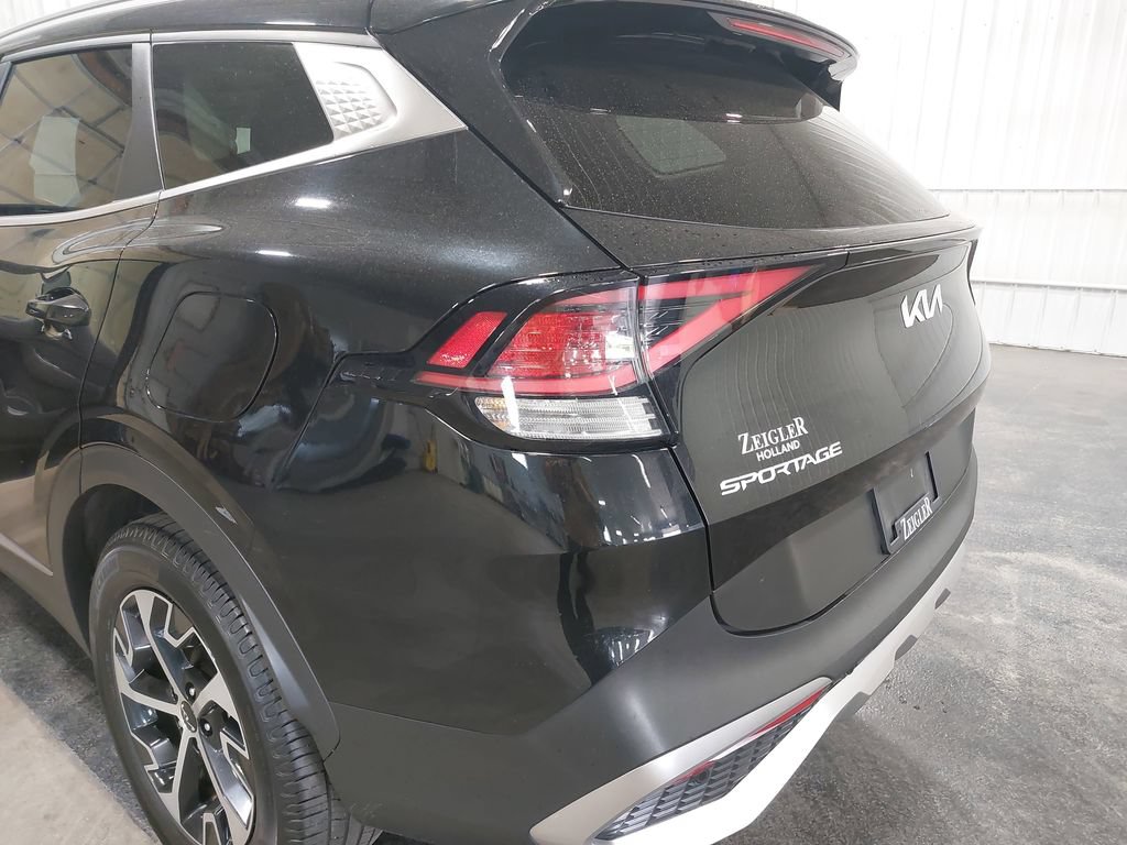Used 2023 Kia Sportage EX AWD/4WD image 34