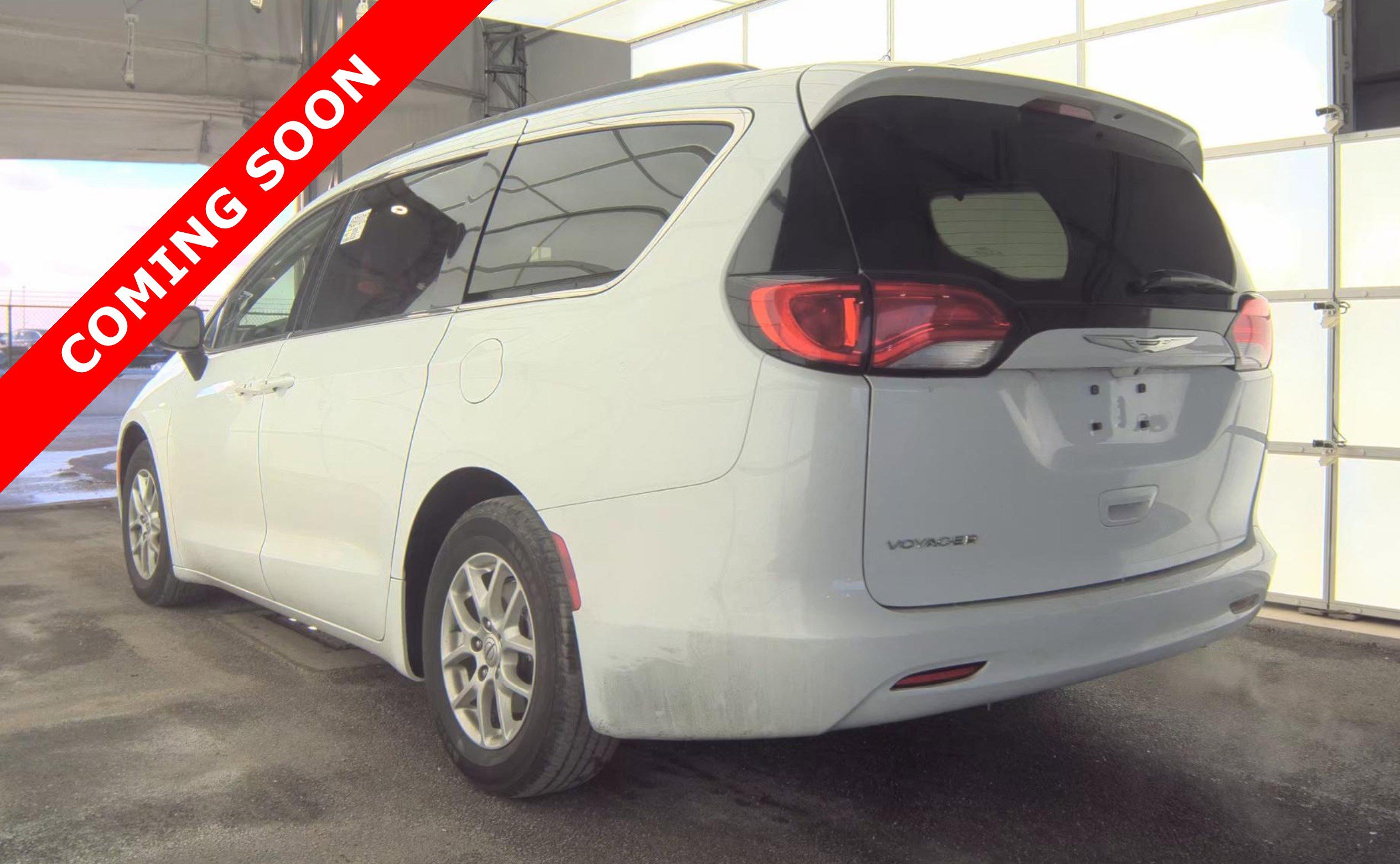 Used 2021 Chrysler Voyager Lxi image 4