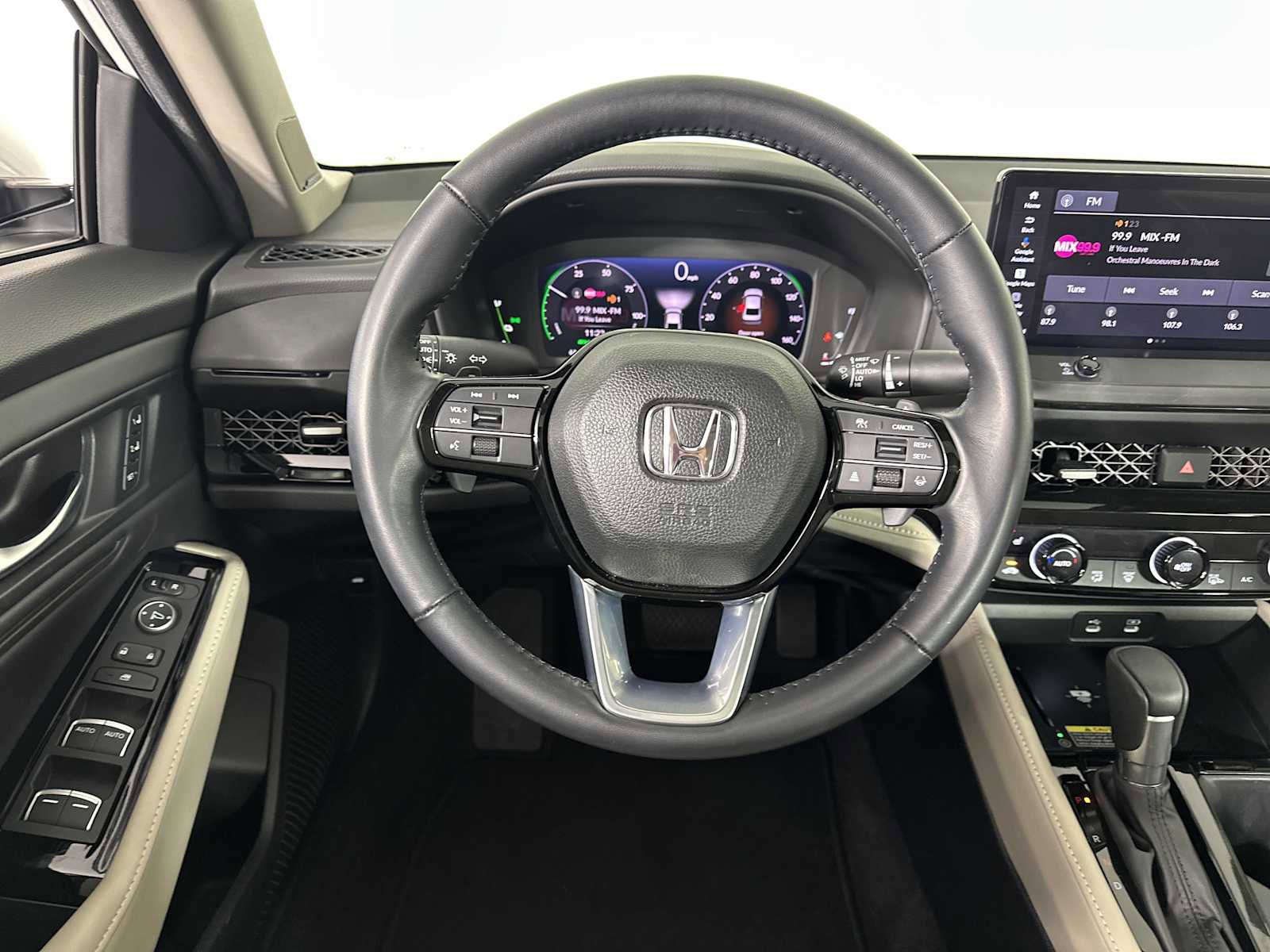 Used 2024 Honda Accord Touring image 11
