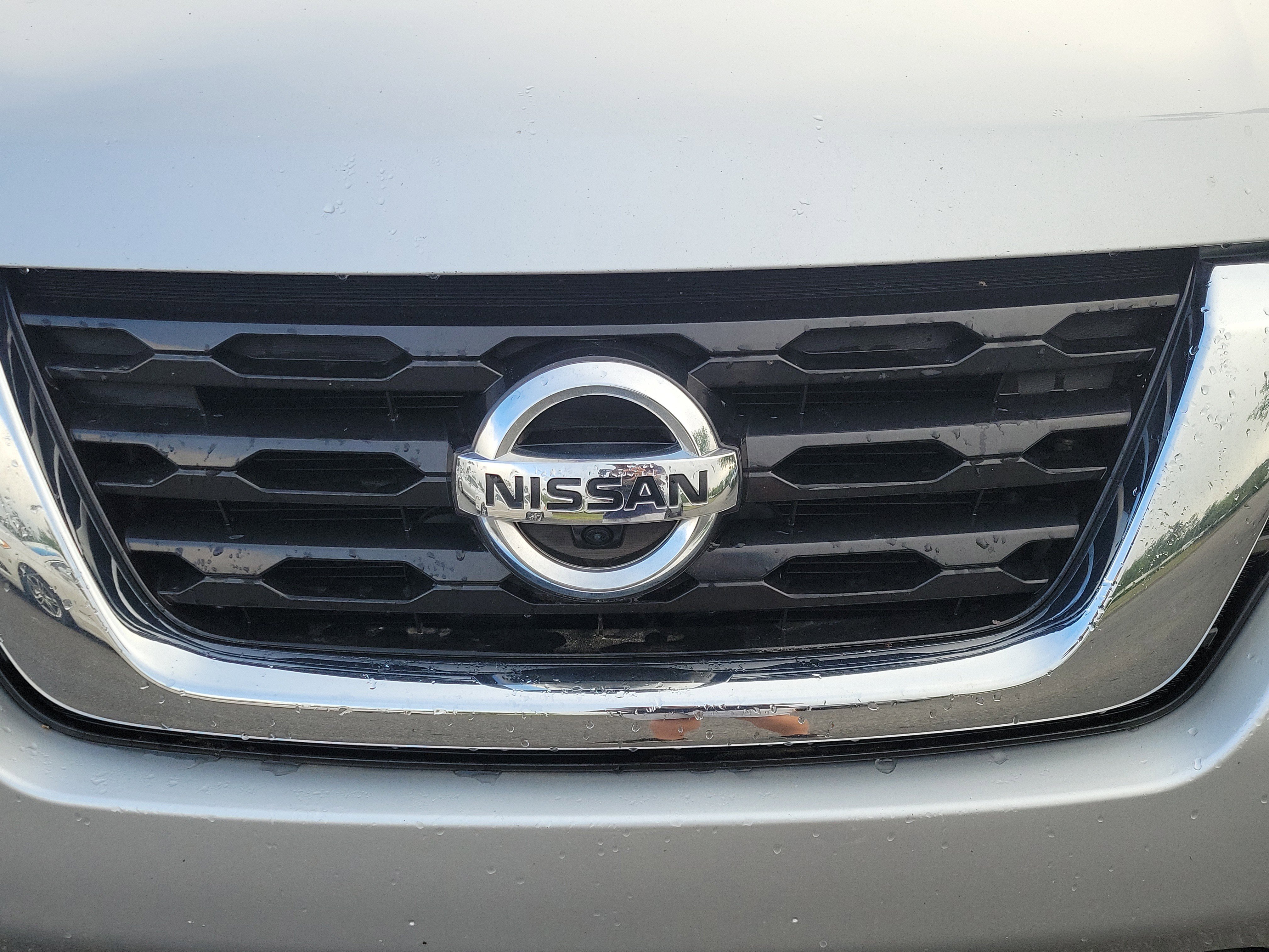 Used 2017 Nissan Pathfinder SL w/ Trailer Tow Package FWD image 5