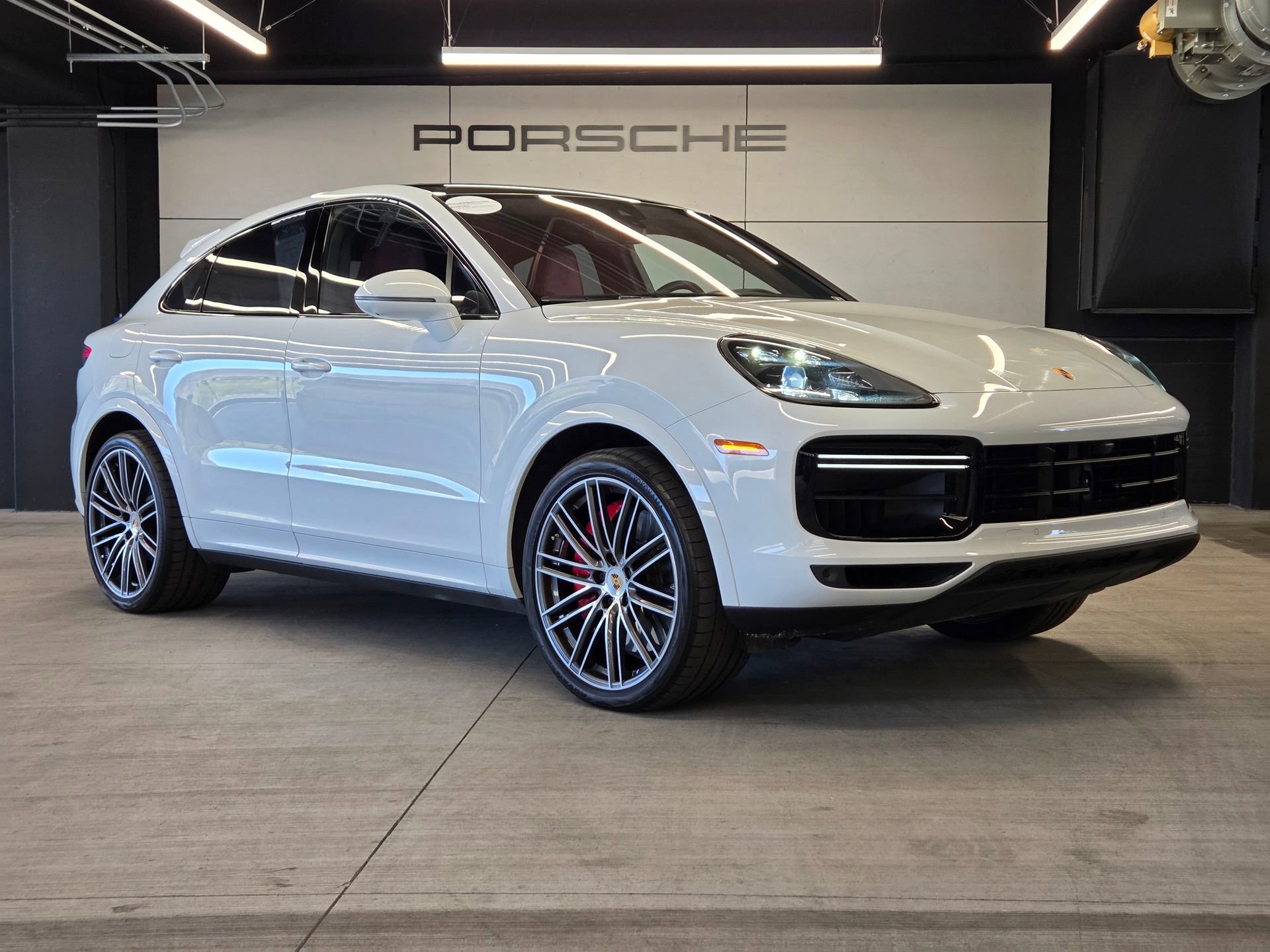 Certified 2023 Porsche Cayenne Turbo AWD/4WD image 29