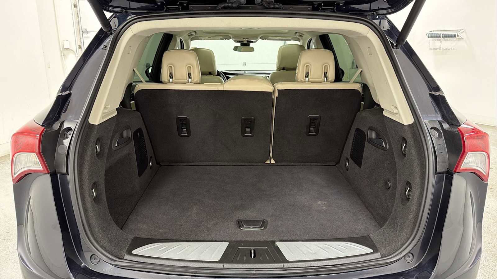 Used 2020 Buick Envision Premium image 28