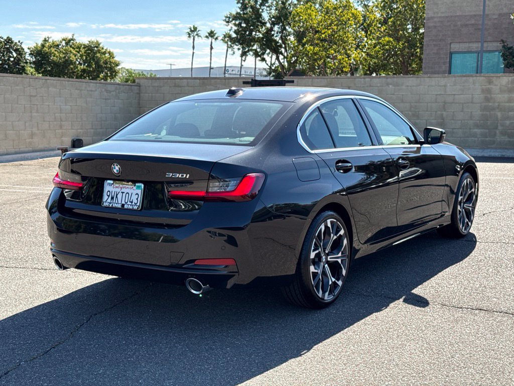 Used 2026 BMW 330i Sedan w/ Premium Package RWD image 9