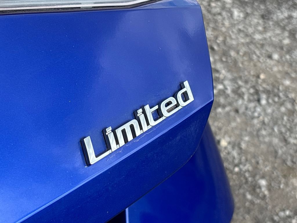Certified 2023 Hyundai Elantra Limited w/ Preferred Accessory Package image 14