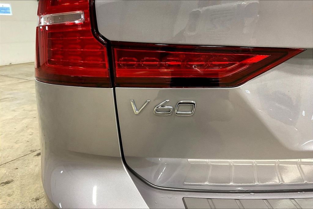 Used 2026 Volvo V60 B5 Cross Country Ultra w/ Climate Package image 24