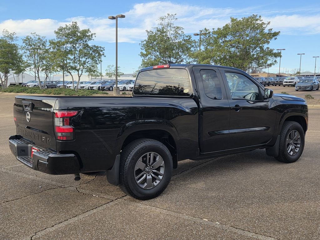 Certified 2025 Nissan Frontier SV image 2
